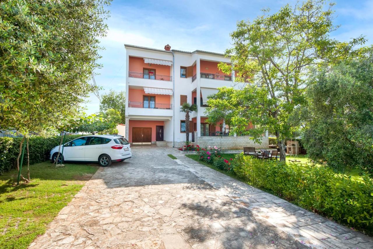 Apartments Adria Rovinj Bagian luar foto