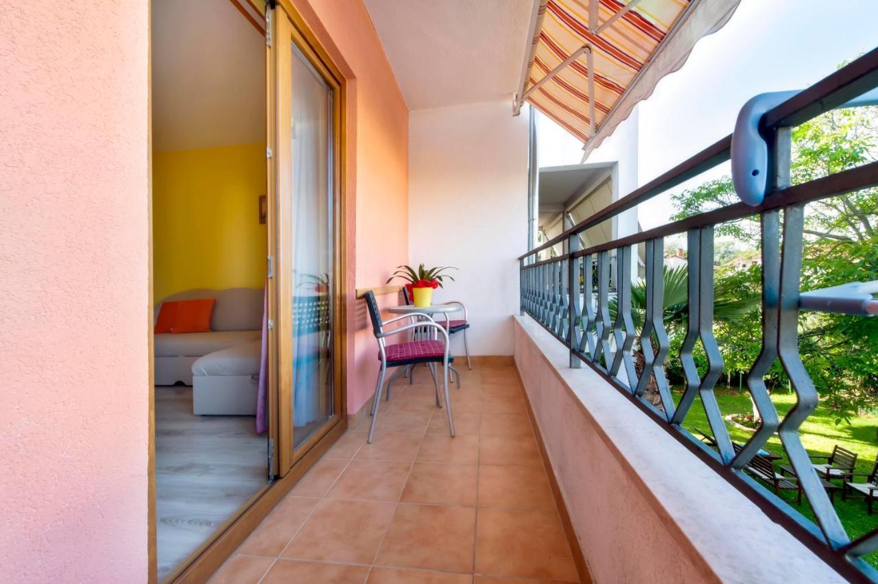 Apartments Adria Rovinj Bagian luar foto