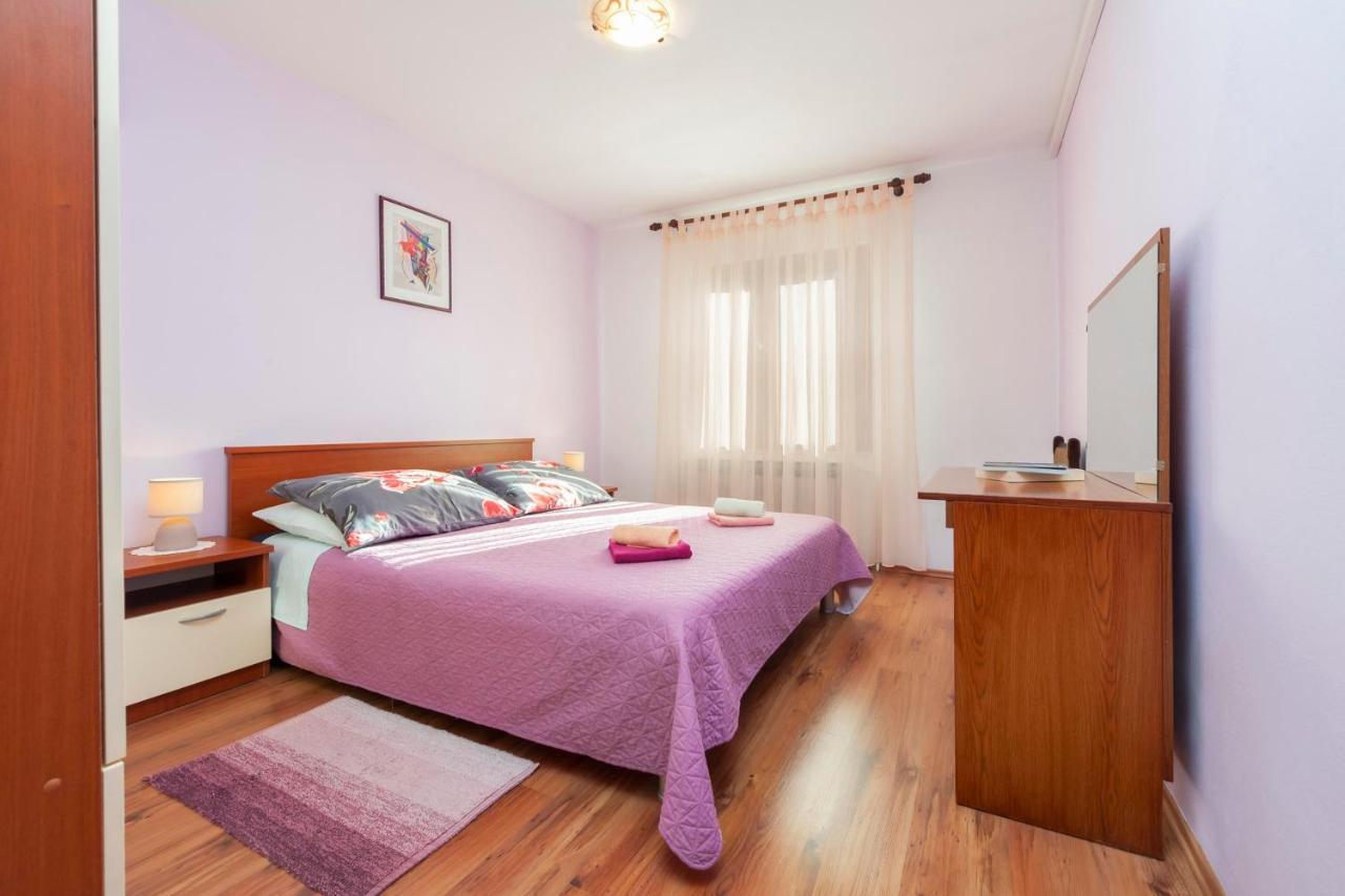 Apartments Adria Rovinj Bagian luar foto