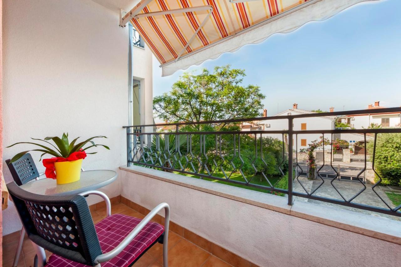Apartments Adria Rovinj Bagian luar foto