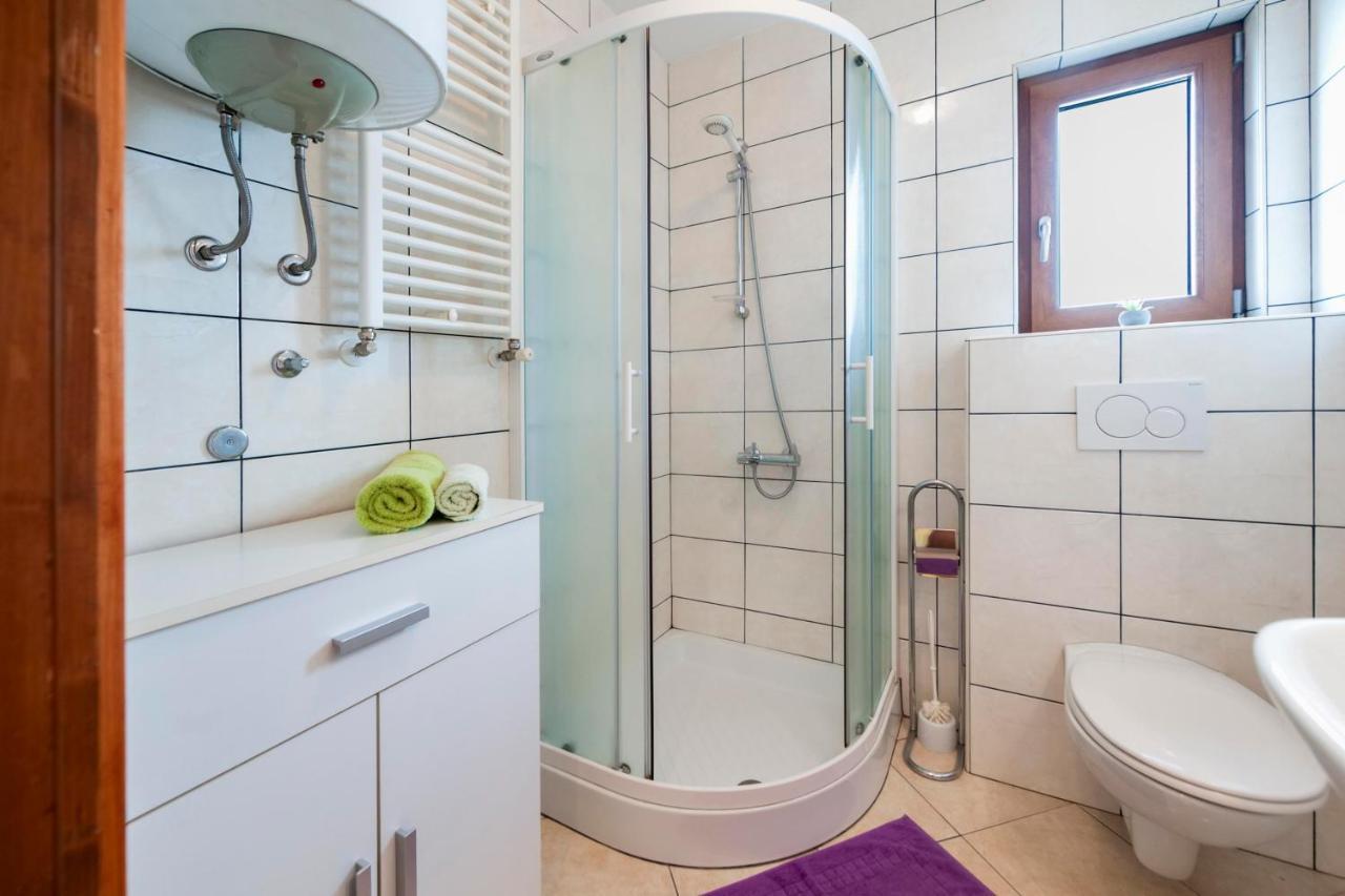 Apartments Adria Rovinj Bagian luar foto