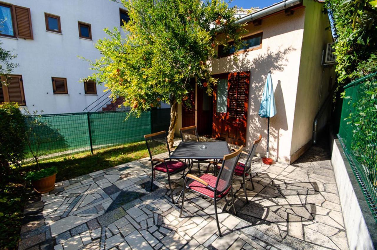 Apartments Adria Rovinj Bagian luar foto