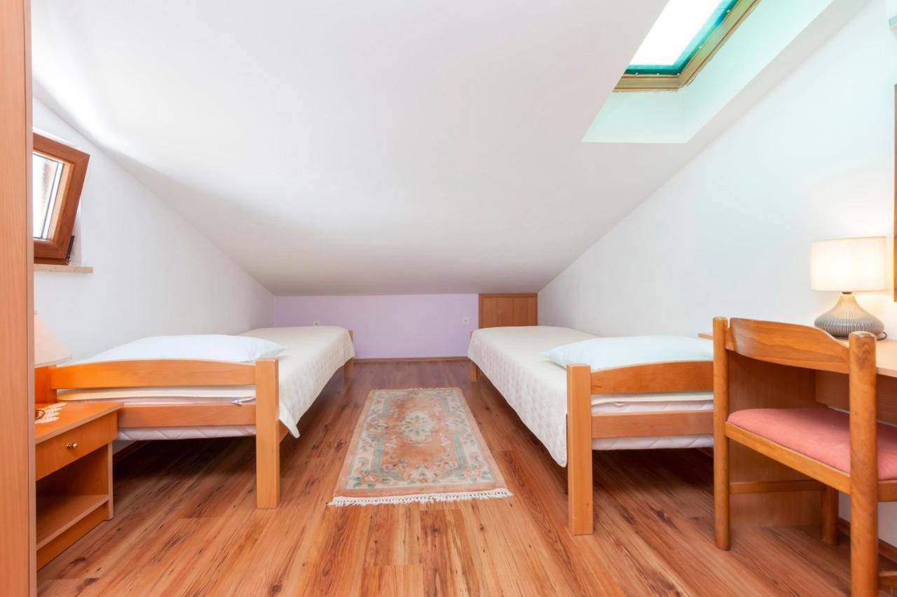 Apartments Adria Rovinj Bagian luar foto