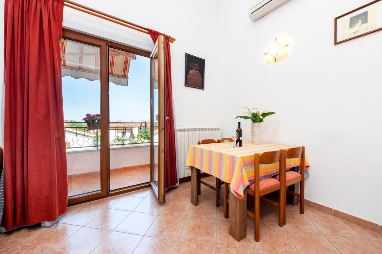 Apartments Adria Rovinj Bagian luar foto