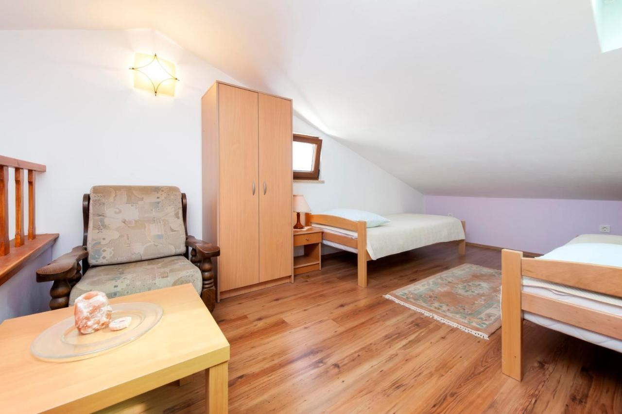 Apartments Adria Rovinj Bagian luar foto