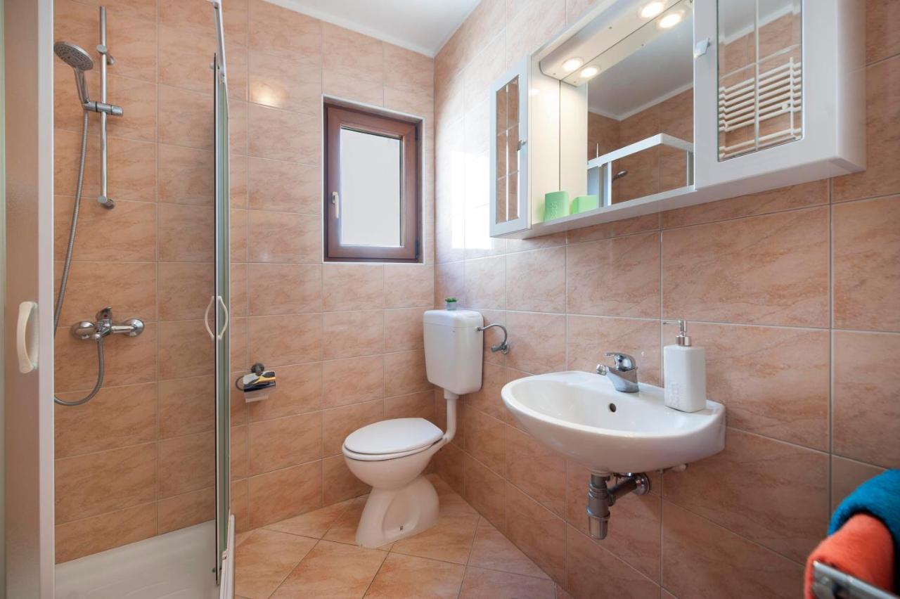 Apartments Adria Rovinj Bagian luar foto