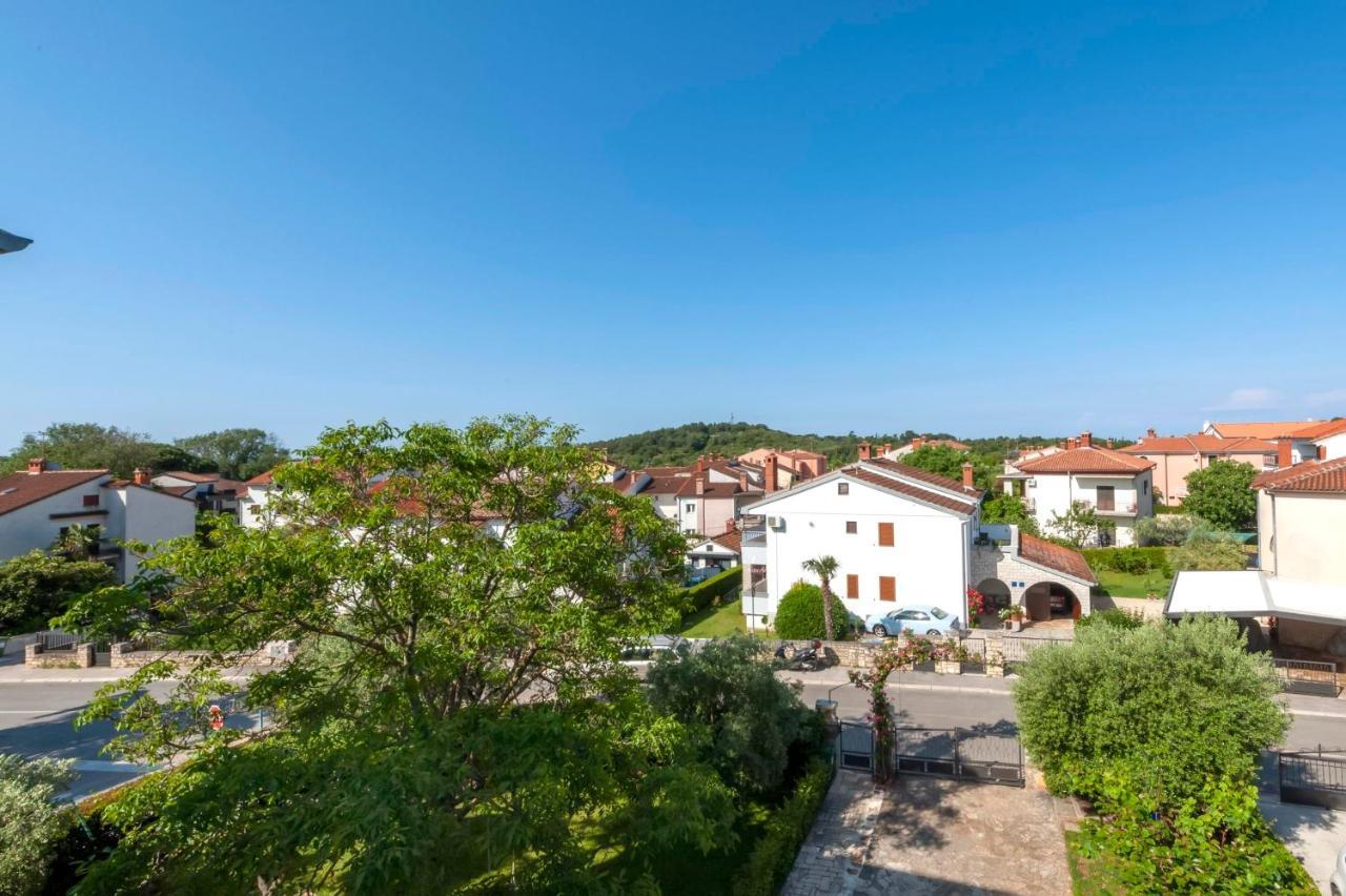 Apartments Adria Rovinj Bagian luar foto