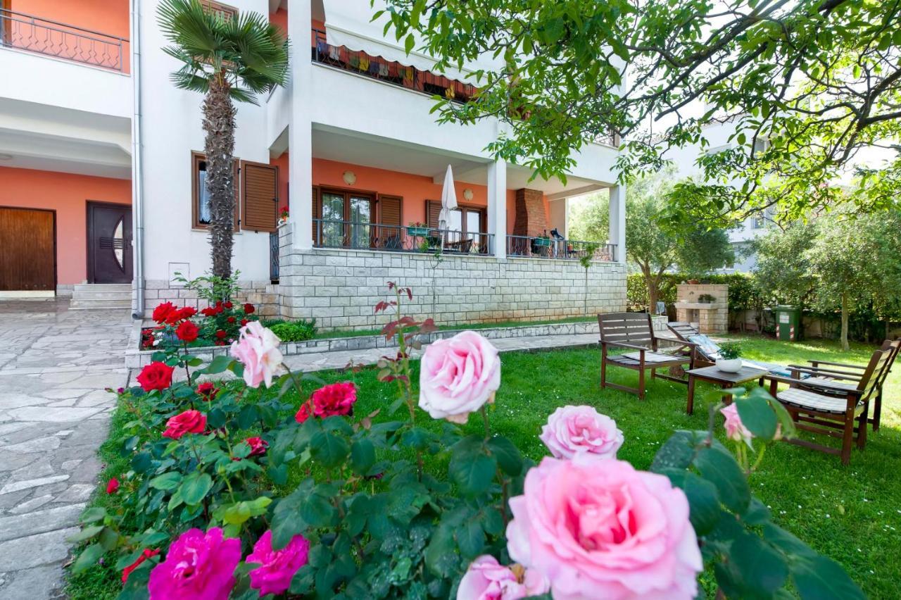 Apartments Adria Rovinj Bagian luar foto