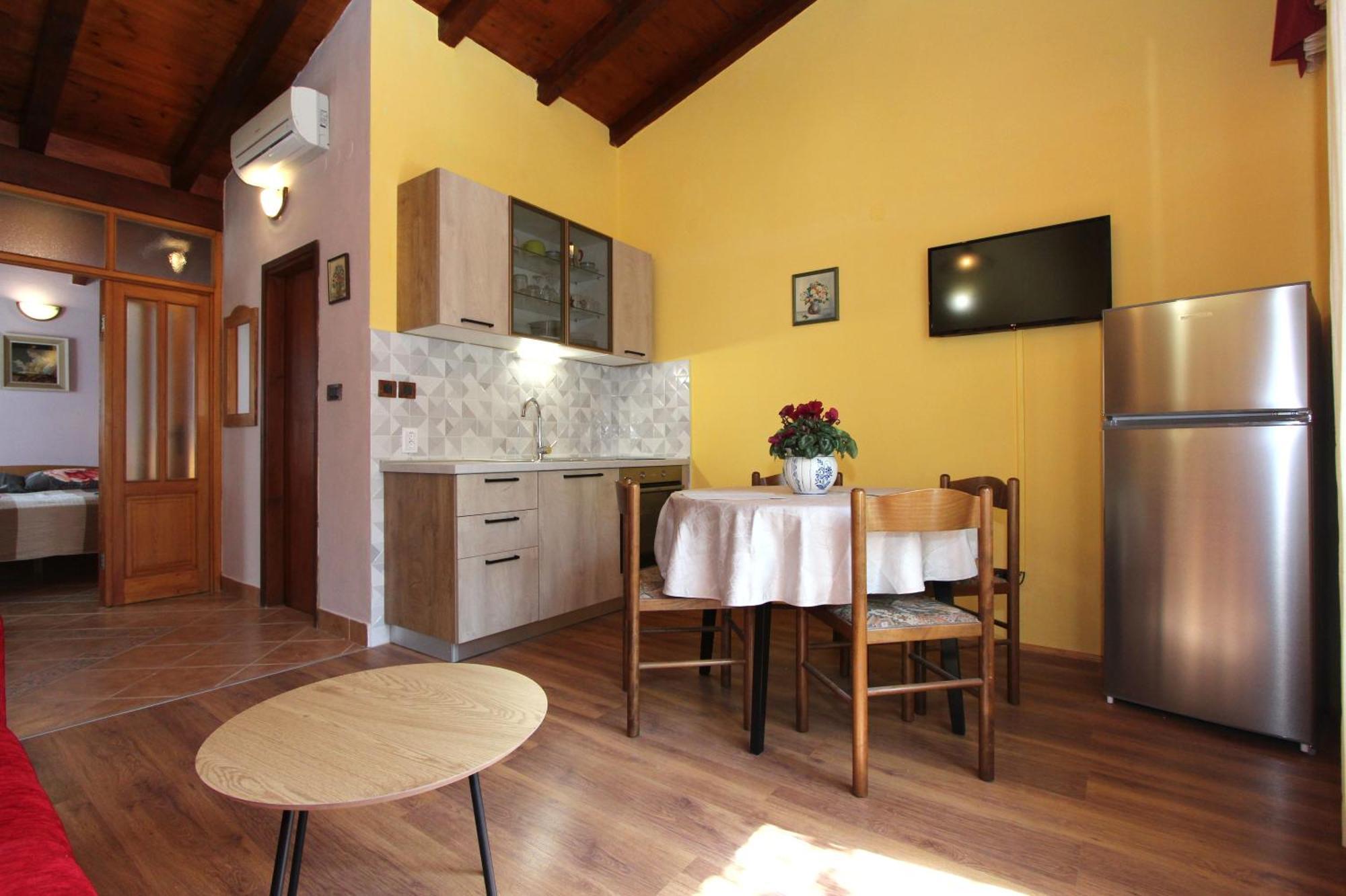 Apartments Adria Rovinj Bagian luar foto